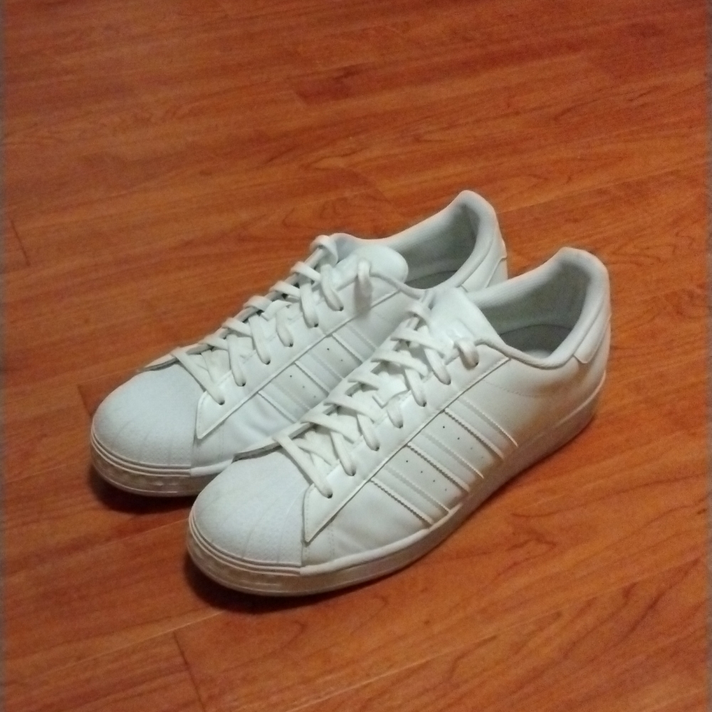 White Superstar Adidas